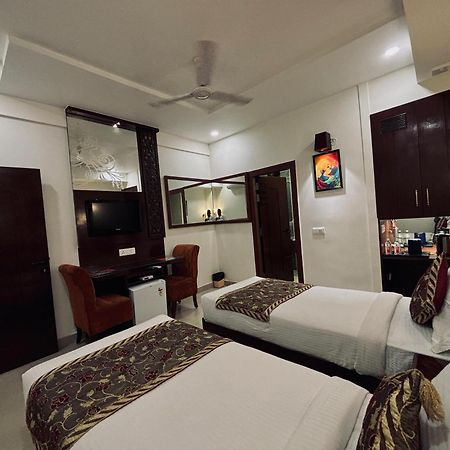 Taj Inn Hotel Agra  Zewnętrze zdjęcie