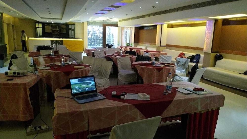 Taj Inn Hotel Agra  Zewnętrze zdjęcie