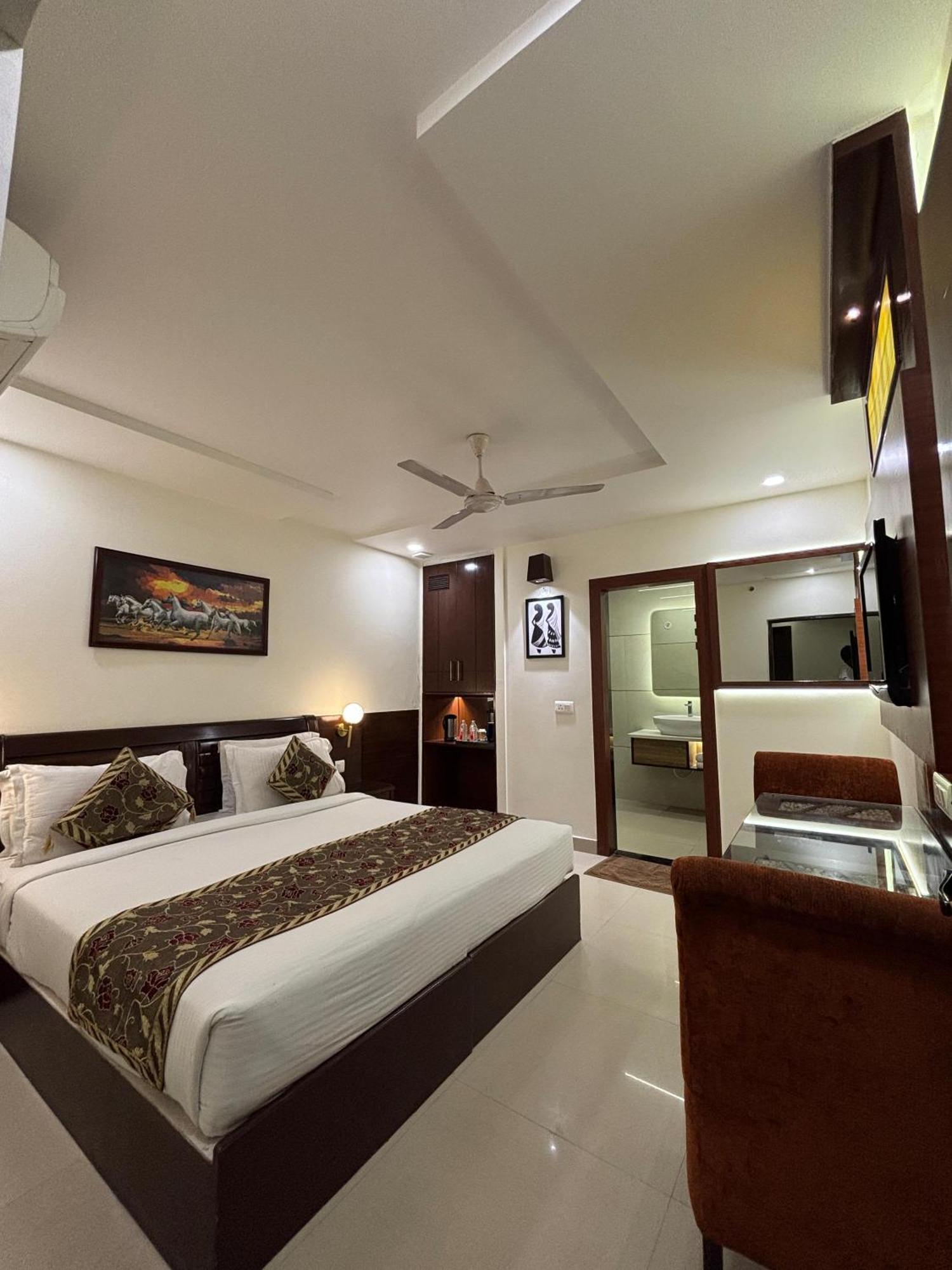 Taj Inn Hotel Agra  Zewnętrze zdjęcie