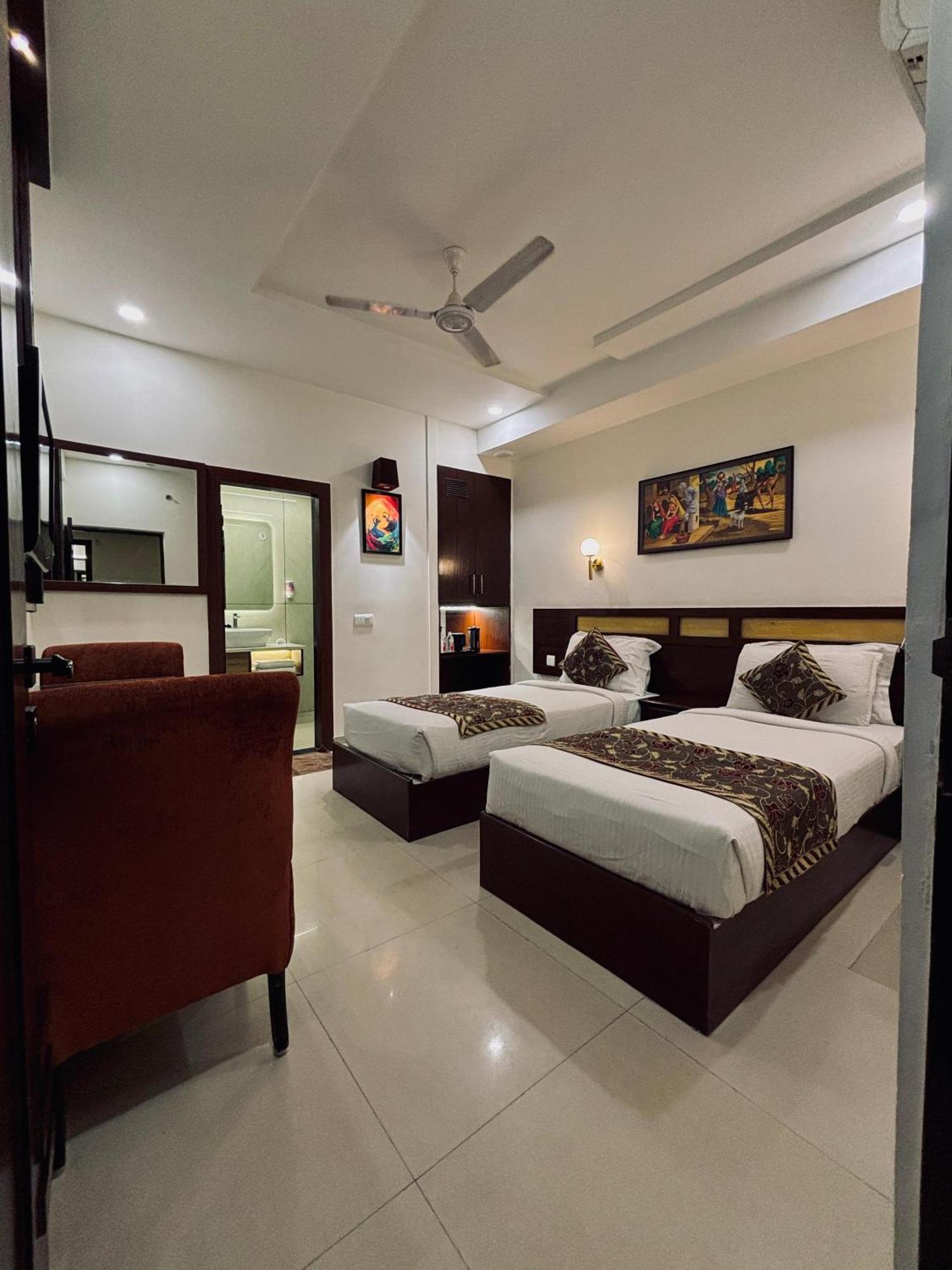Taj Inn Hotel Agra  Zewnętrze zdjęcie