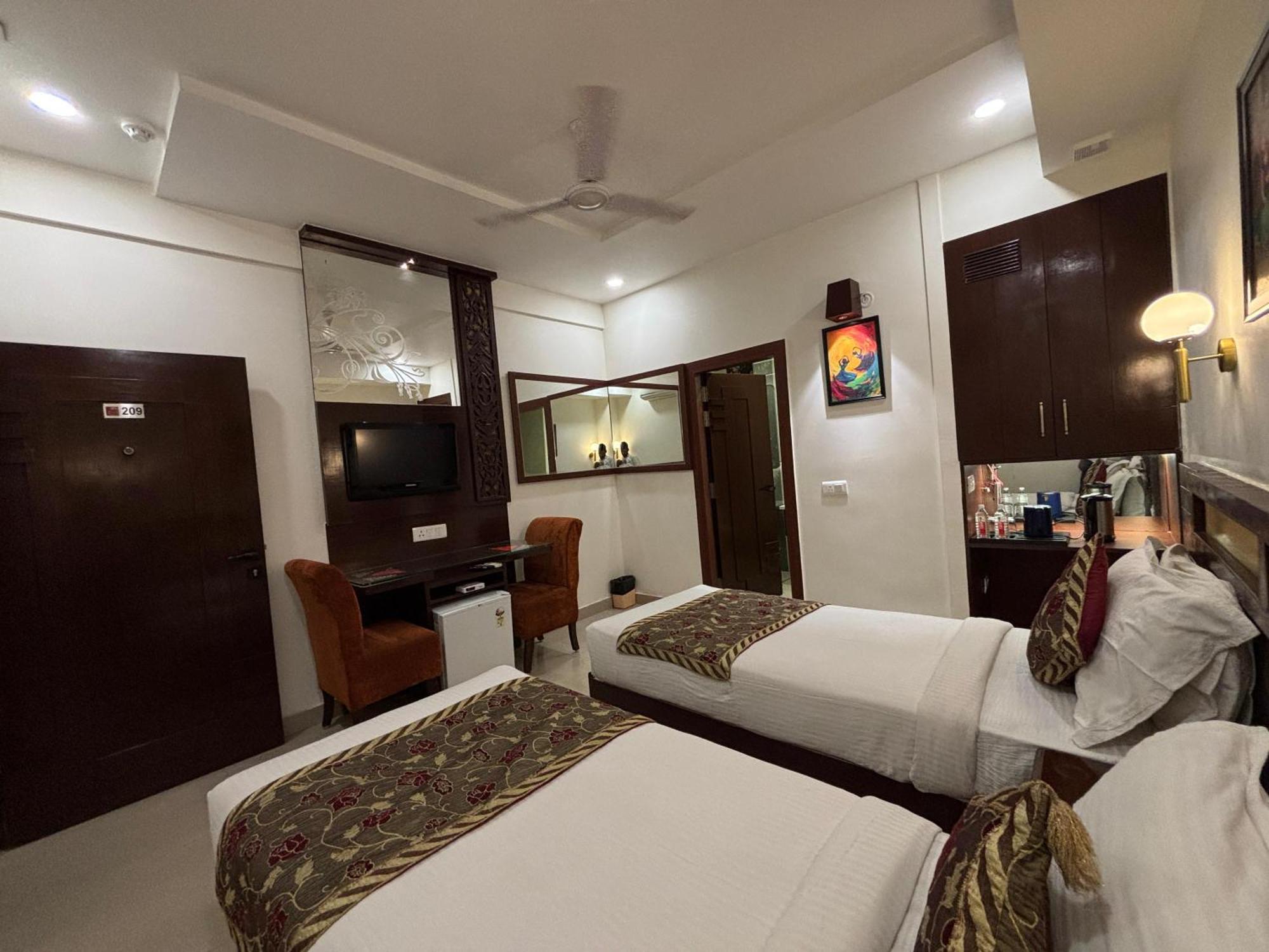 Taj Inn Hotel Agra  Zewnętrze zdjęcie