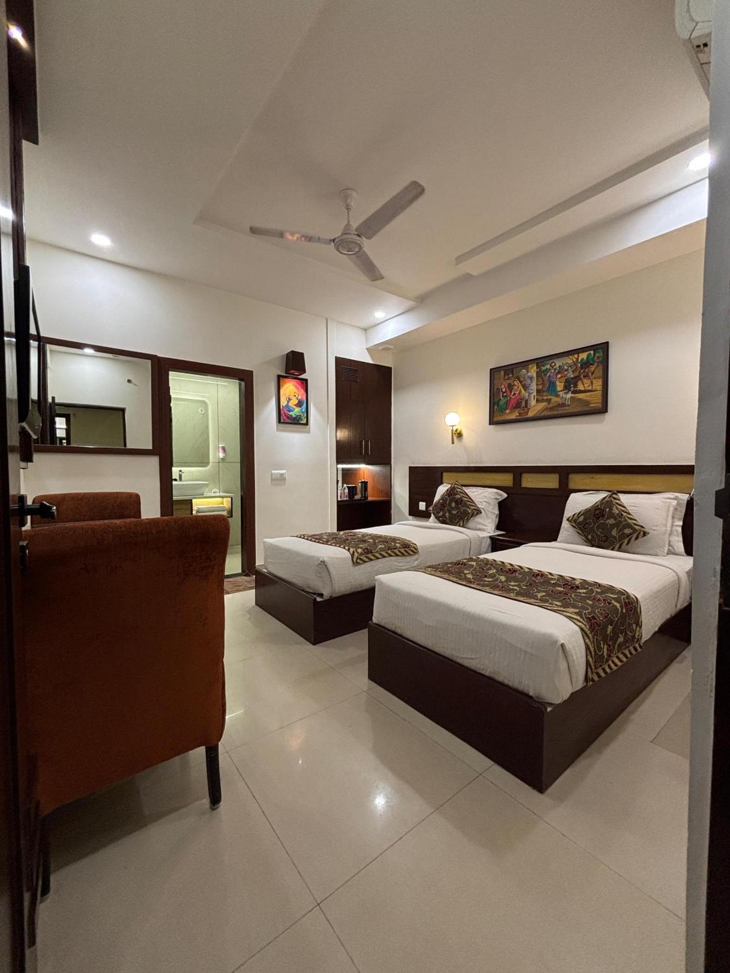 Taj Inn Hotel Agra  Zewnętrze zdjęcie